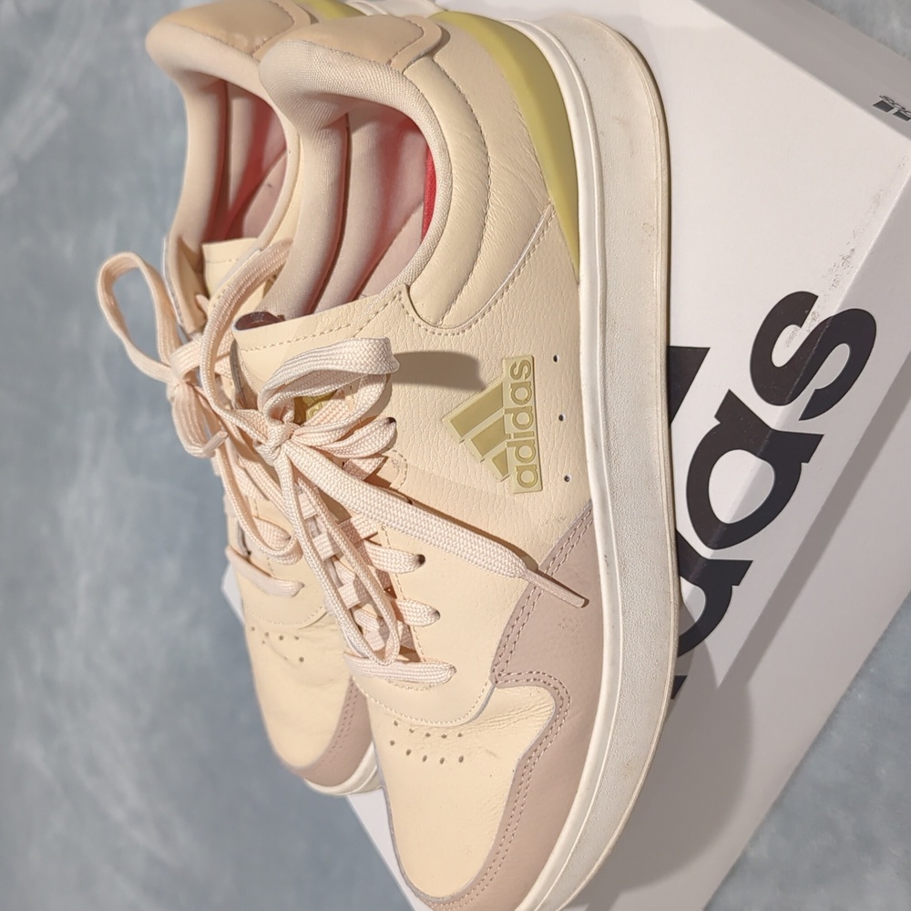 Adidas Katana tennis shoe